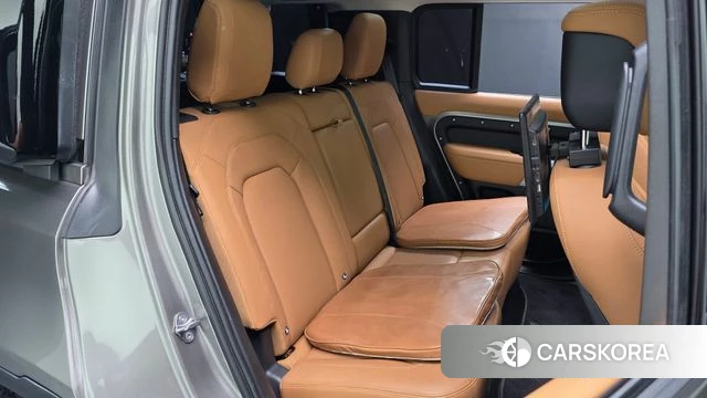Land Rover Defender (L663) 2022 Серебристо-серый из Кореи, фото 2