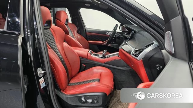 BMW X6M (G06) 2021 Черный из Кореи, фото 2