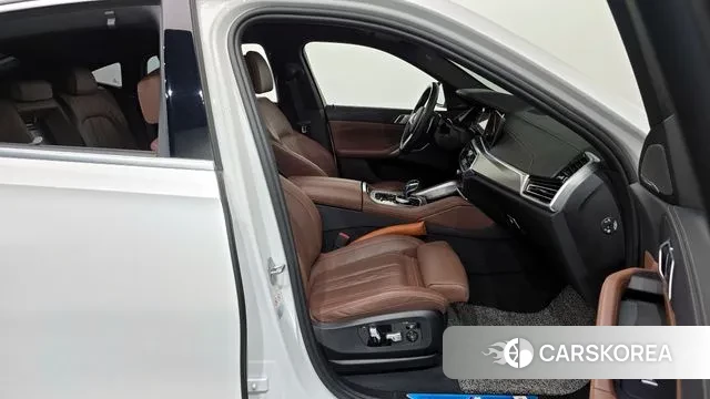 BMW X6 (G06) 2023 Белый из Кореи, фото 2