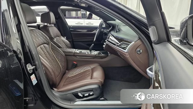 BMW 7 Series (G11) 2020 Черный из Кореи, фото 2