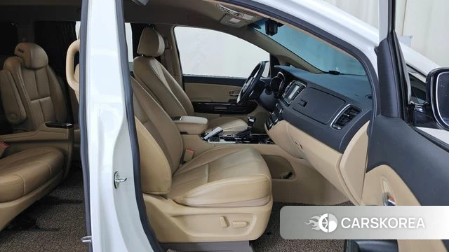 Kia The New Carnival 2019 Белый из Кореи, фото 2