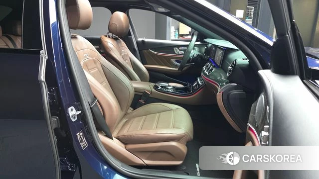 Mercedes-Benz E-Class W213 2019 Синий из Кореи, фото 2