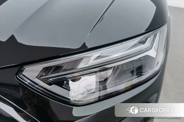 Audi Q5L 2023 Черный из Китая, фото 2