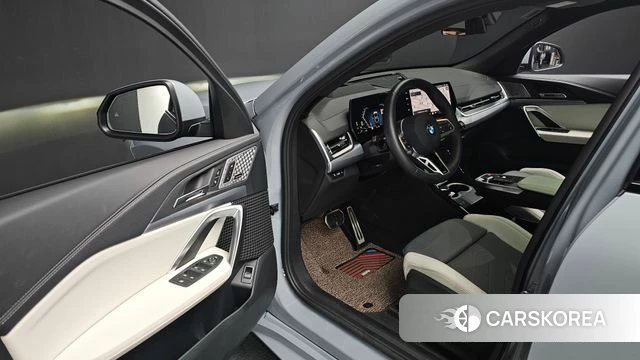 BMW X2 (U10) 2025 Серебристо-серый из Кореи, фото 2