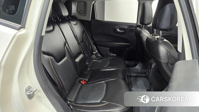 Jeep Compass 2nd Generation 2018 Белый из Кореи, фото 2