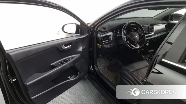 Kia Stonic 2018 Черный из Кореи, фото 2