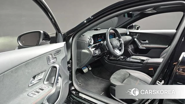 Mercedes-Benz A-Class W177 2024 Черный из Кореи, фото 2