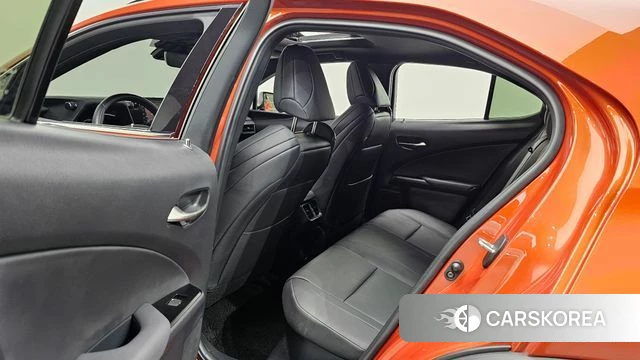 Lexus UX250h 2023 Оранжевый из Кореи, фото 2