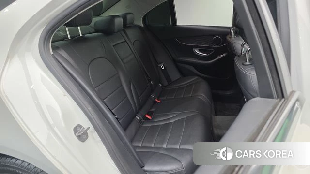 Mercedes-Benz C-Class W205 2019 Белый из Кореи, фото 2