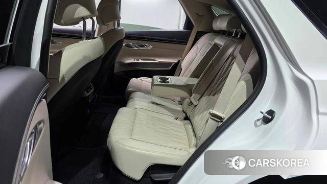Genesis GV70 2023 Белый из Кореи, фото 2