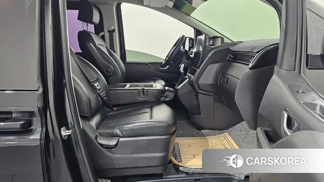 Hyundai Staria 2021 Черный из Кореи, фото 2