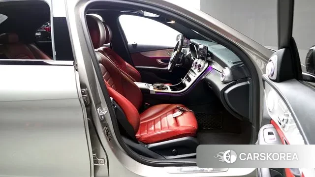 Mercedes-Benz C-Class W205 2019 Песочный из Кореи, фото 2