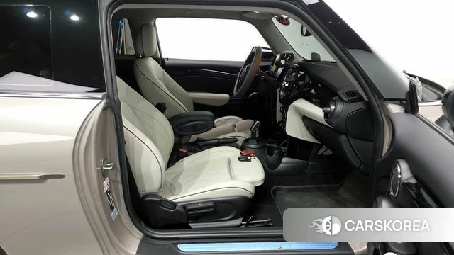 Mini Cooper S 2023 Песочный из Кореи, фото 2