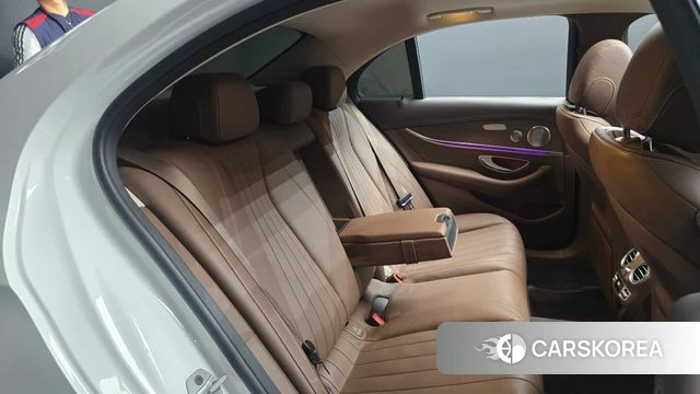 Mercedes-Benz E-Class W213 2020 Белый из Кореи, фото 2