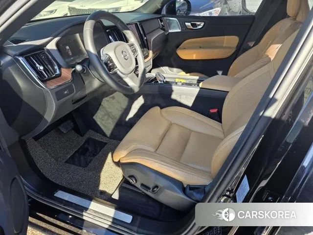 Volvo XC60 second Generation 2024 Черный из Кореи, фото 2