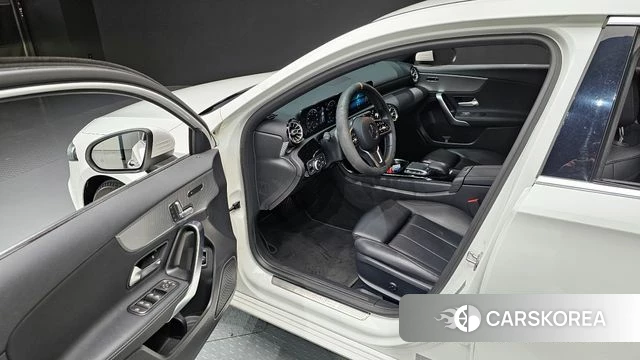 Mercedes-Benz A-Class W177 2021 Белый из Кореи, фото 2