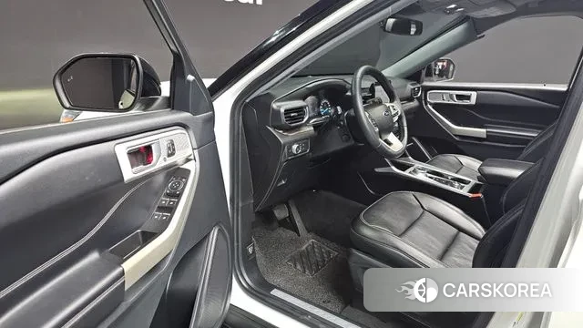 Ford Explorer 6th Generation 2022 Белый из Кореи, фото 2