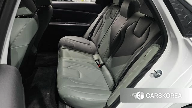 Hyundai The New Avante (CN7) 2023 Белый из Кореи, фото 2