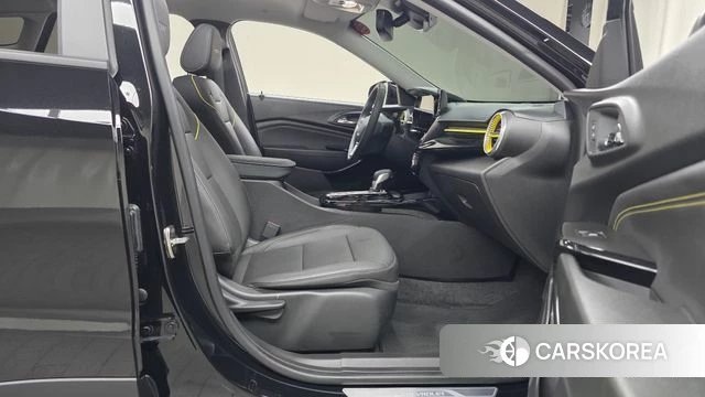 Chevrolet (GM Daewoo) Trax Crossover 2023 Черный из Кореи, фото 2
