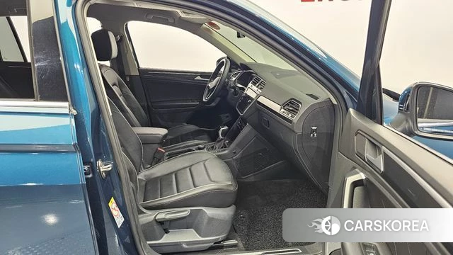 Volkswagen Tiguan second Generation 2021 Синий из Кореи, фото 2
