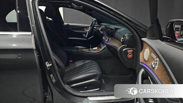 Mercedes-Benz E-Class W213 2023 Серый из Кореи, фото 2