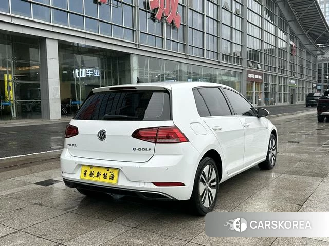 Volkswagen Golf*pure electricity 2021 Белый из Китая, фото 2