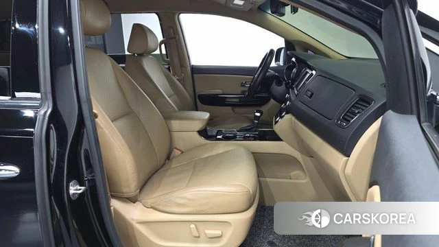 Kia The New Carnival 2018 Черный из Кореи, фото 2