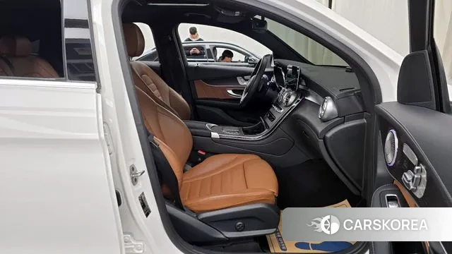 Mercedes-Benz GLC-Class X253 2023 Белый из Кореи, фото 2