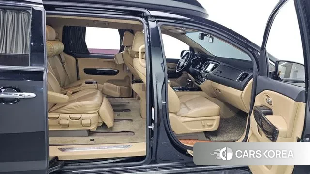 Kia The New Carnival 2018 Черный из Кореи, фото 2