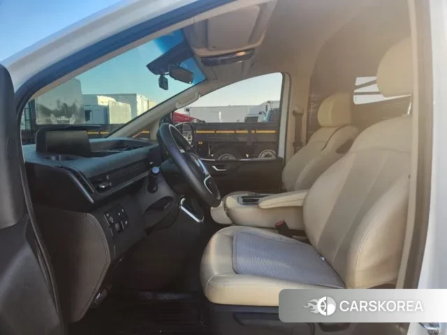 Hyundai Staria 2025 Белый из Кореи, фото 2