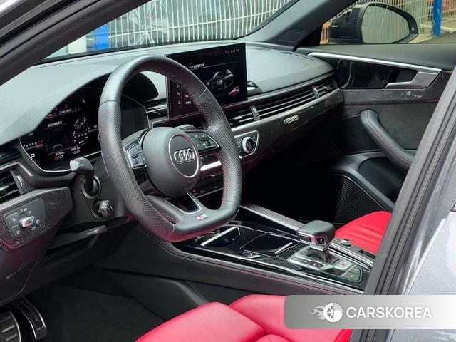 Audi S4 2021 Темно-серый из Китая, фото 2