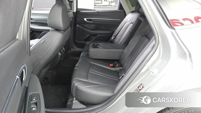 Hyundai Sonata (DN8) 2022 Серебристо-серый из Кореи, фото 2