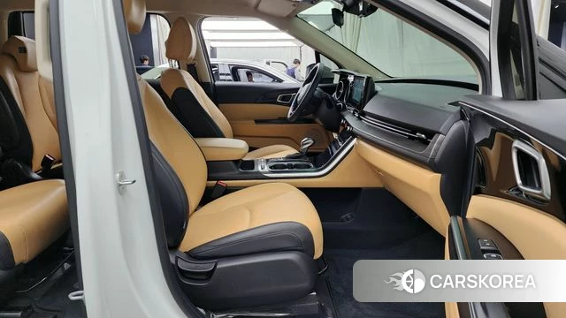 Kia Carnival 4th generation 2023 Белый из Кореи, фото 2