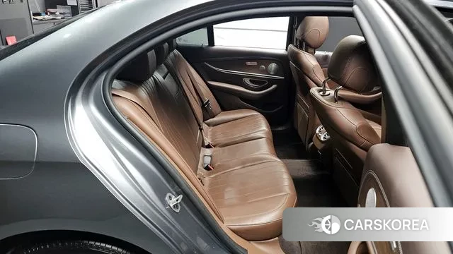 Mercedes-Benz E-Class W213 2019 Серебристо-серый из Кореи, фото 2