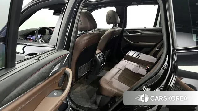 BMW X3 (G01) 2023 Черный из Кореи, фото 2