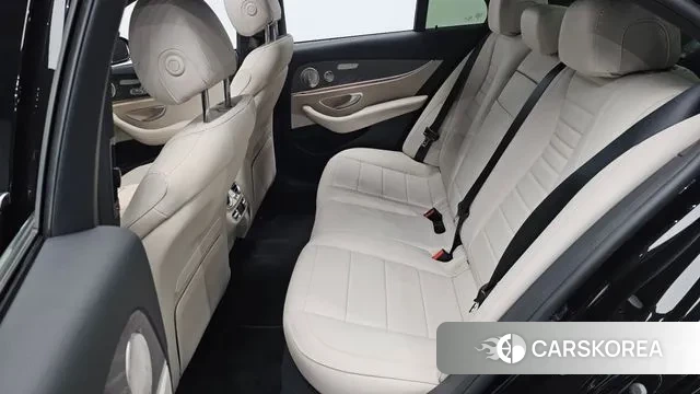 Mercedes-Benz E-Class W213 2023 Черный из Кореи, фото 2