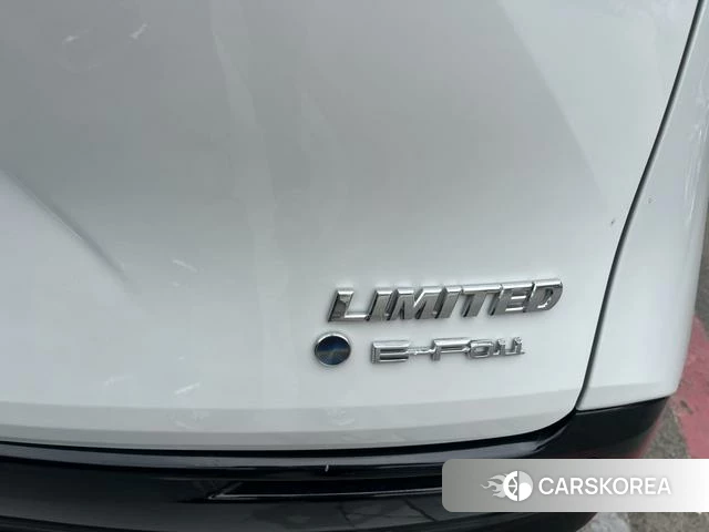 Toyota Saina 2024 Белый из Китая, фото 2