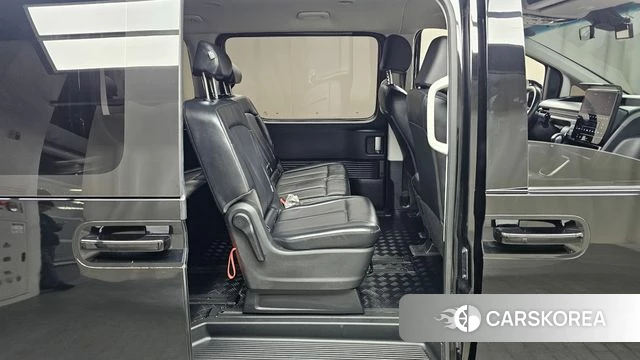 Hyundai Staria 2023 Черный из Кореи, фото 2