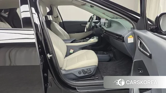 Kia EV6 2023 Черный из Кореи, фото 2