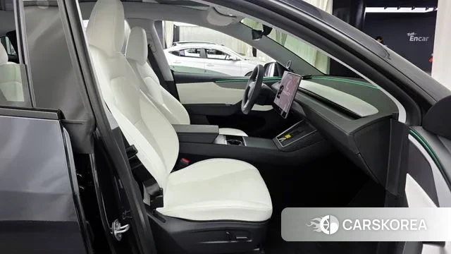 Tesla Model Y 2025 Серый из Кореи, фото 2