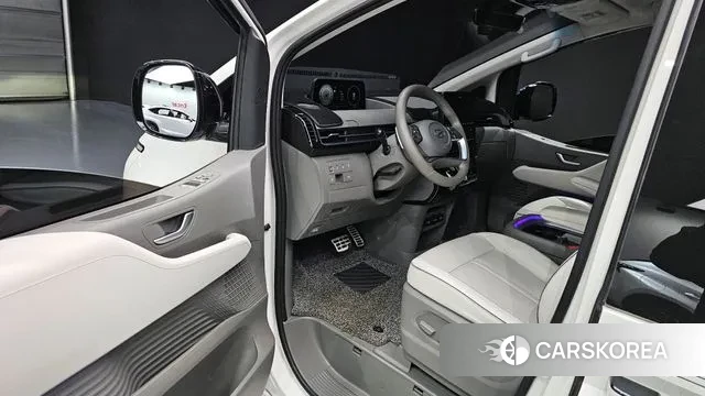 Hyundai Staria 2022 Белый из Кореи, фото 2