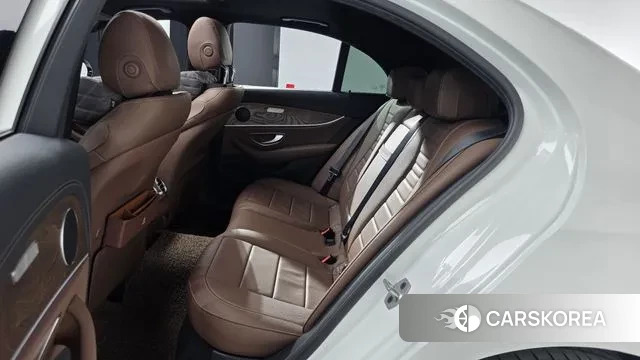 Mercedes-Benz E-Class W213 2022 Белый из Кореи, фото 2