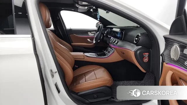 Mercedes-Benz E-Class W213 2021 Белый из Кореи, фото 2