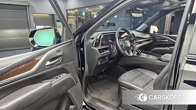 Cadillac Escalade 5th Generation 2023 Черный из Кореи, фото 2