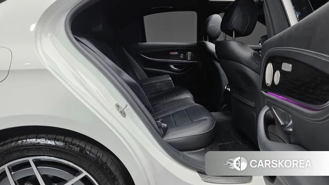 Mercedes-Benz E-Class W213 2023 Белый из Кореи, фото 2