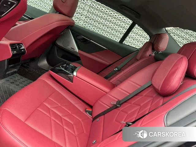 BMW 5 series 2024 Черный из Китая, фото 2