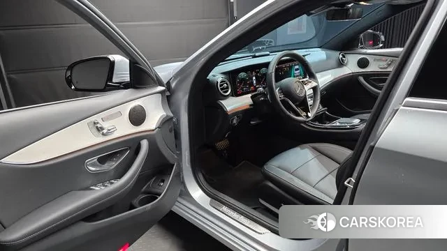 Mercedes-Benz E-Class W213 2021 Серебряный из Кореи, фото 2