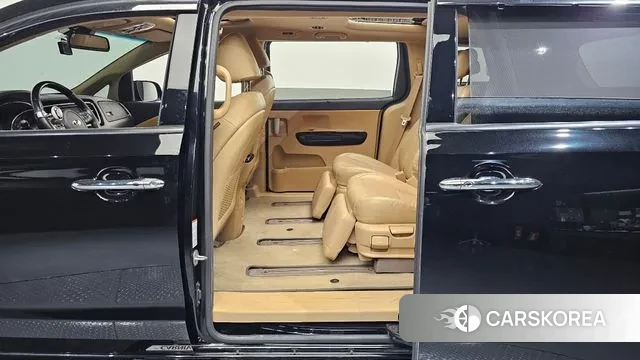 Kia The New Carnival 2018 Черный из Кореи, фото 2