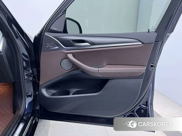 BMW X3 2022 Черный из Китая, фото 2
