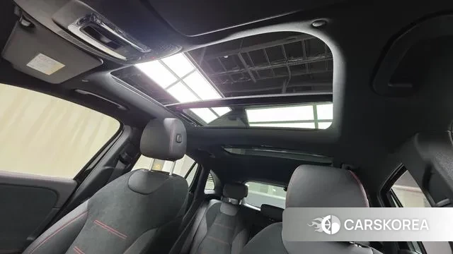 Mercedes-Benz GLA - Class H247 2025 Черный из Кореи, фото 2